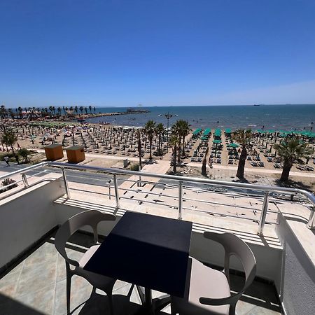 Wave Beachfront Apartments Durres Bagian luar foto