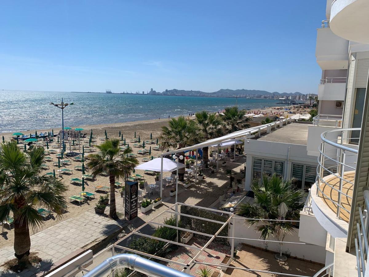 Wave Beachfront Apartments Durres Bagian luar foto