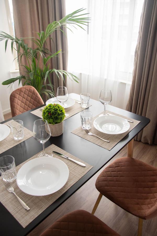 Wave Beachfront Apartments Durres Bagian luar foto