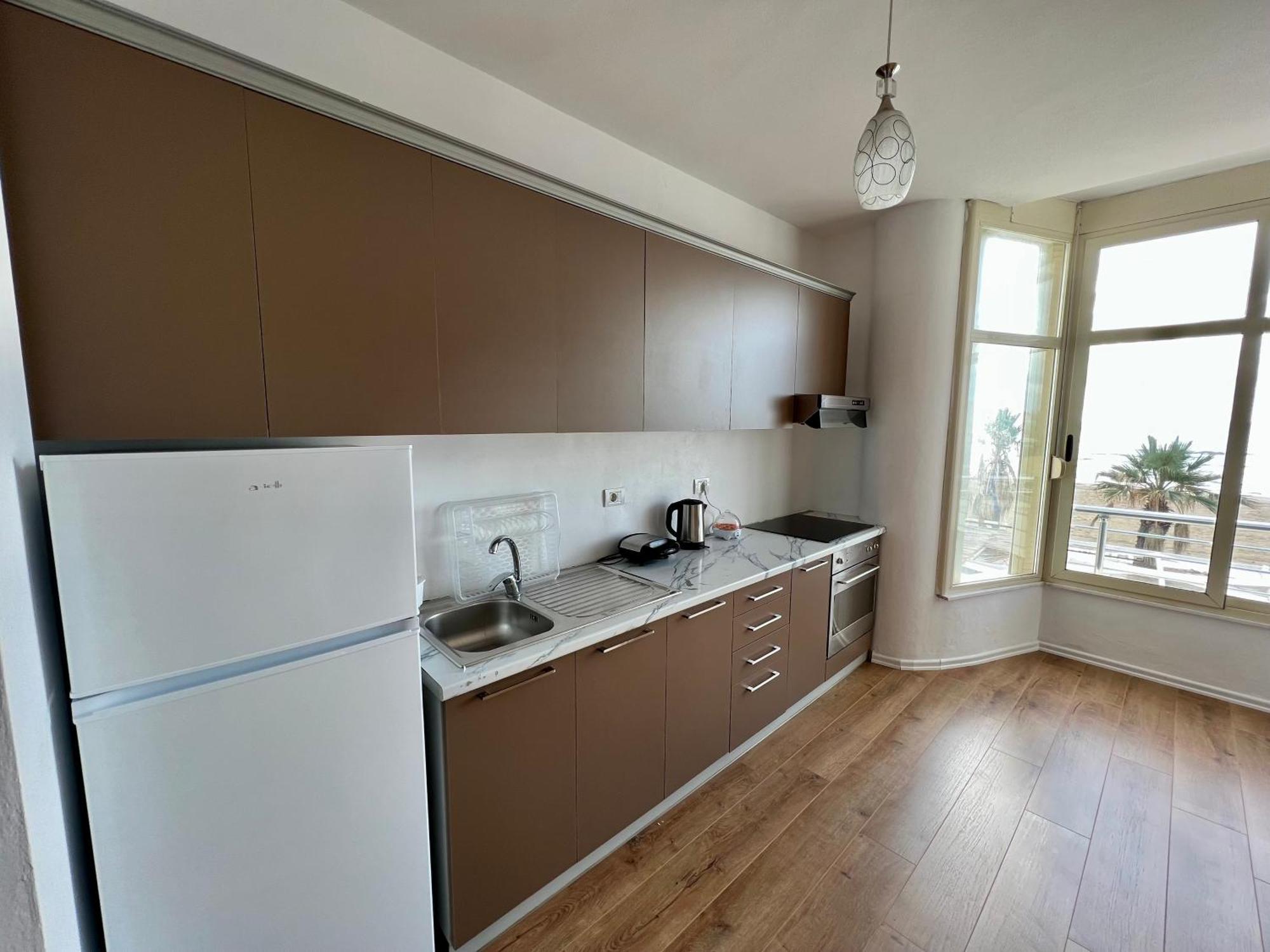 Wave Beachfront Apartments Durres Bagian luar foto