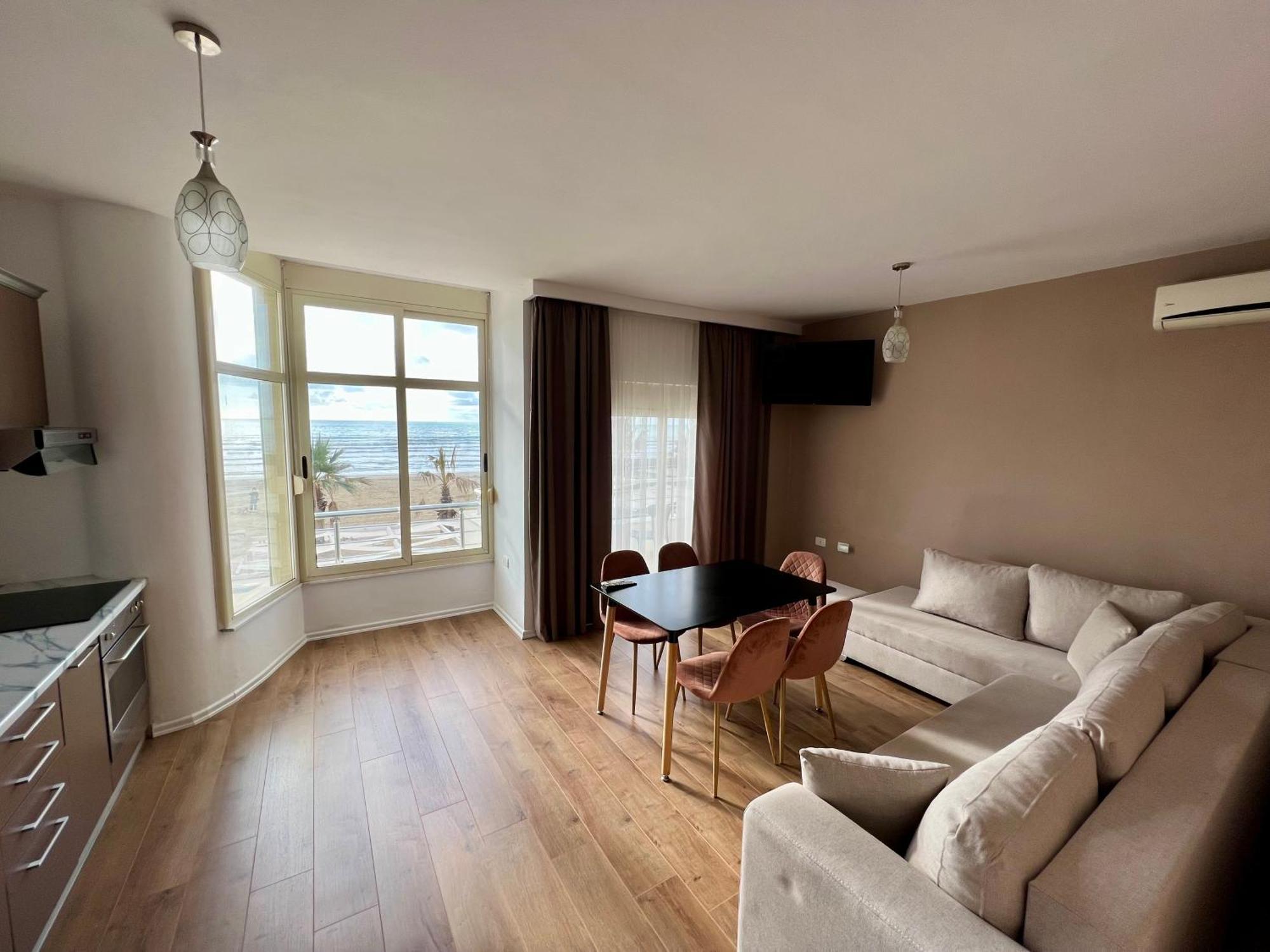 Wave Beachfront Apartments Durres Bagian luar foto